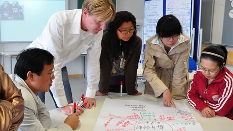 Kollegue with partivipants